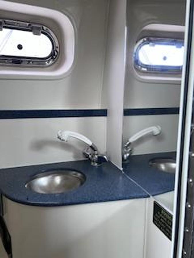 Used 2005 Pursuit 3370 Offshore