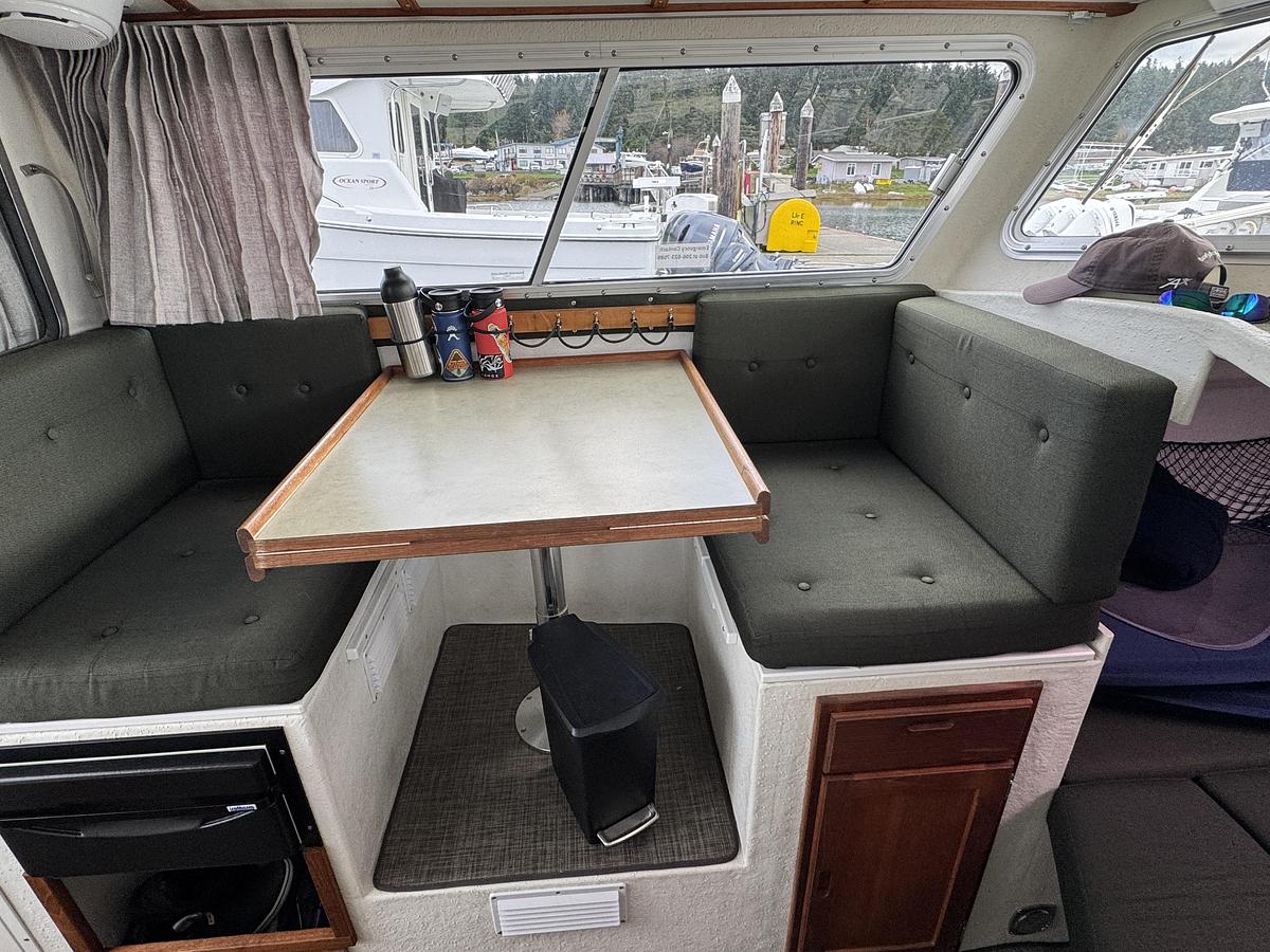 Used 2007 SeaSport 2400 Explorer
