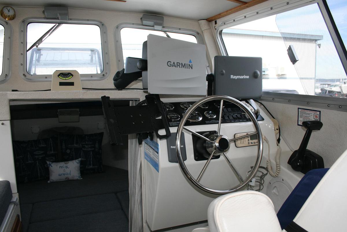 Used 2003 SeaSport 2400 Explorer