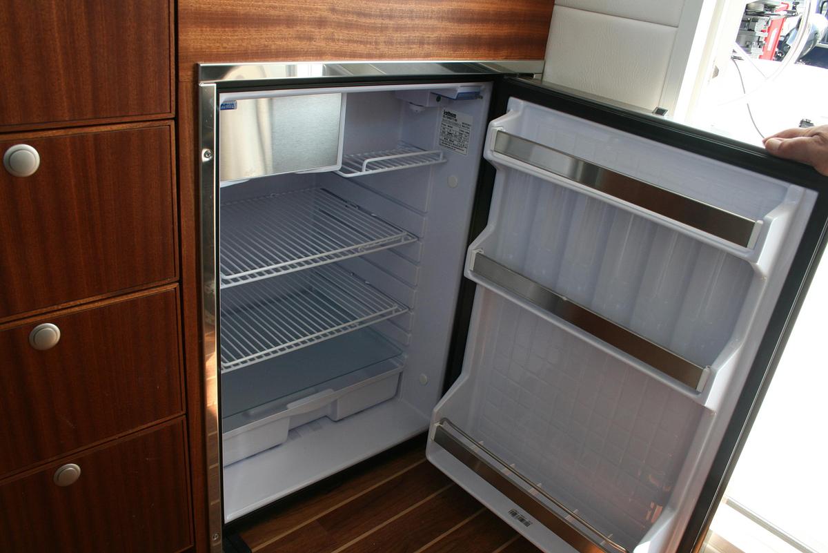 Used 2027 Ocean Sport Roamer 30 #141