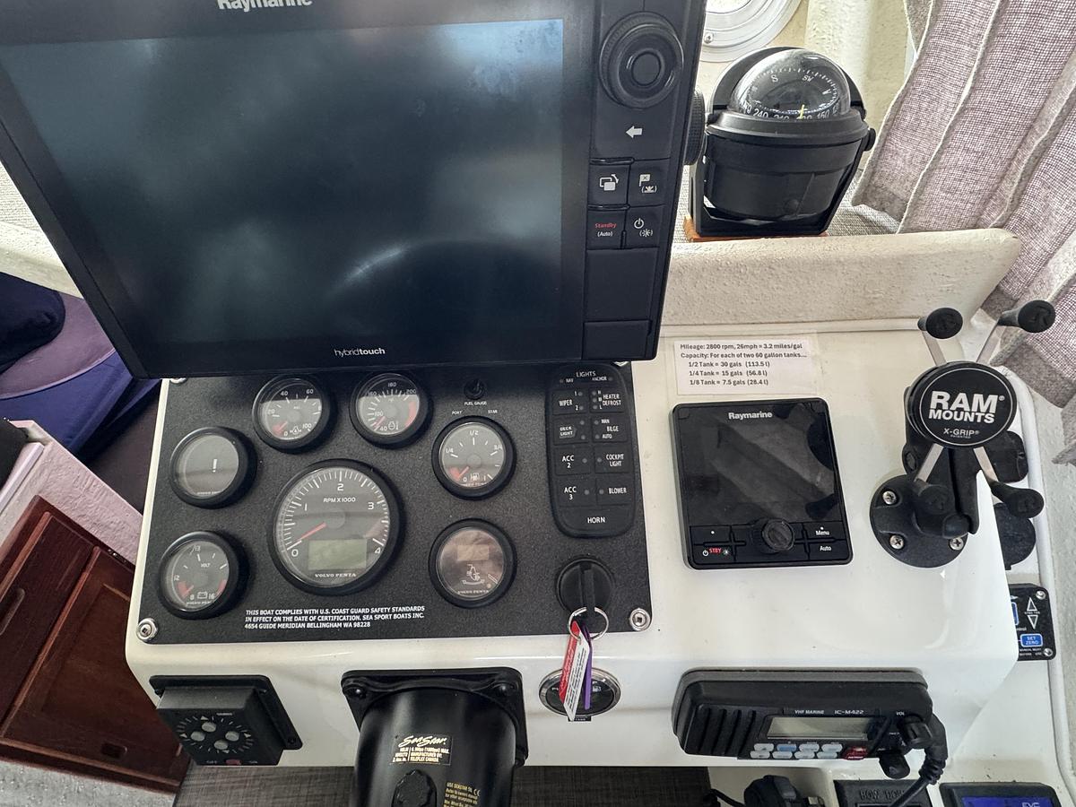Used 2007 SeaSport 2400 Explorer