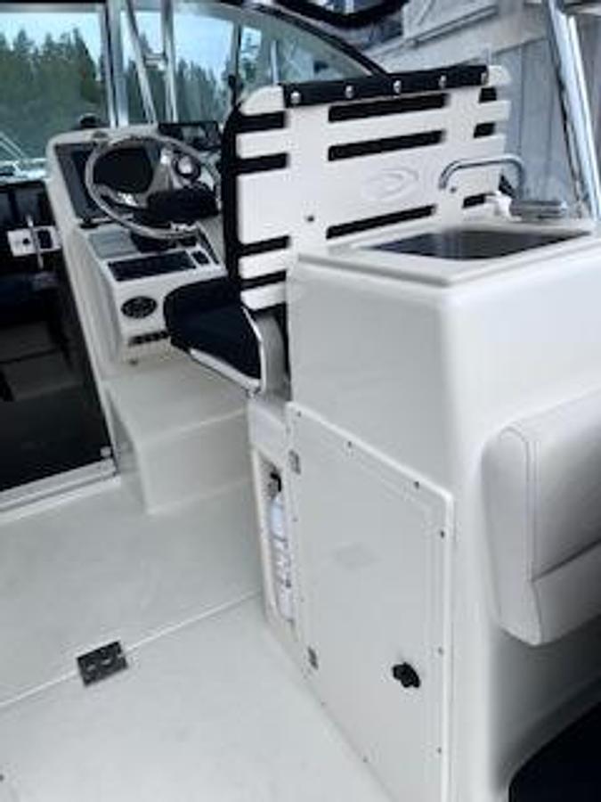 Used 2005 Pursuit 3370 Offshore