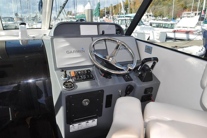 Used 2014 Pursuit OS 315 Offshore