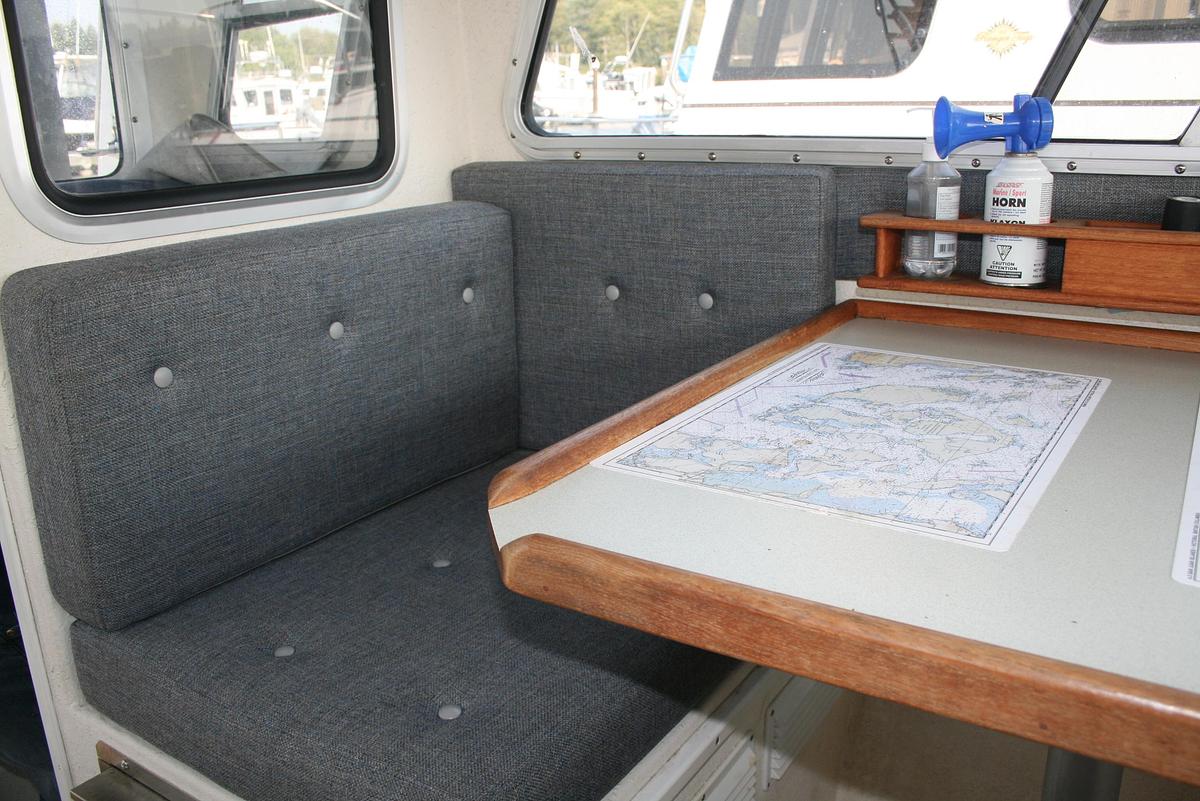 Used 2001 SeaSport 2400 Explorer