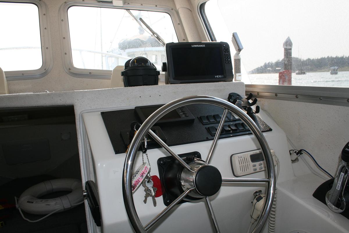 Used 2001 SeaSport 2400 Explorer