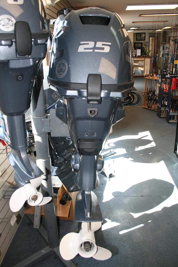 Used Yamaha F25SWC