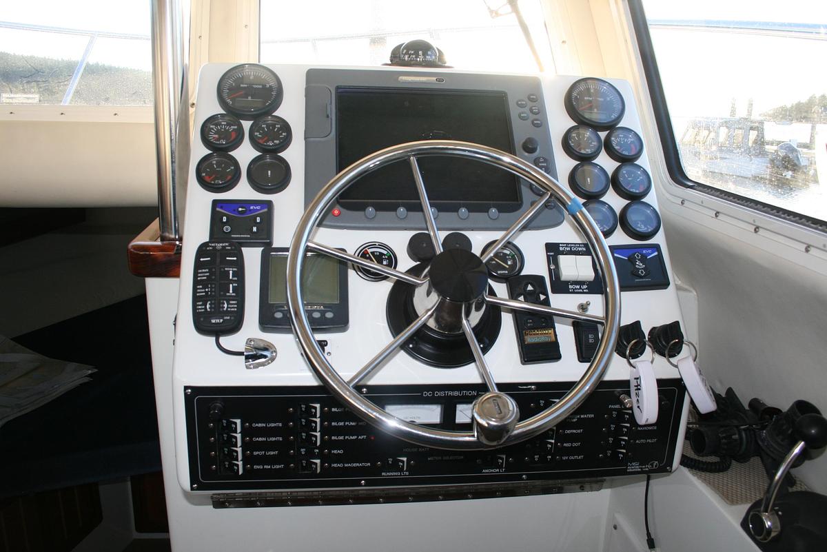 Used 2005 Ocean Sport Roamer 30 #19