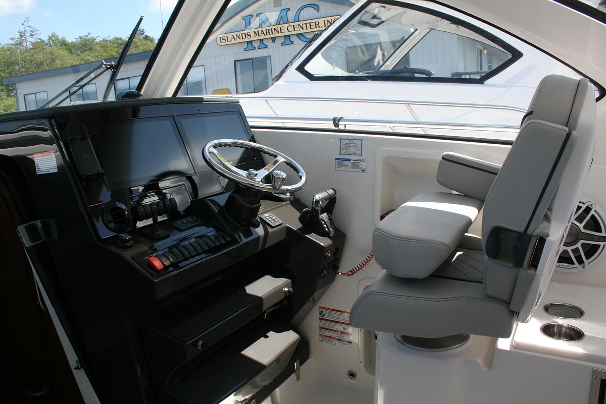 2025 Pursuit OS 325 Offshore