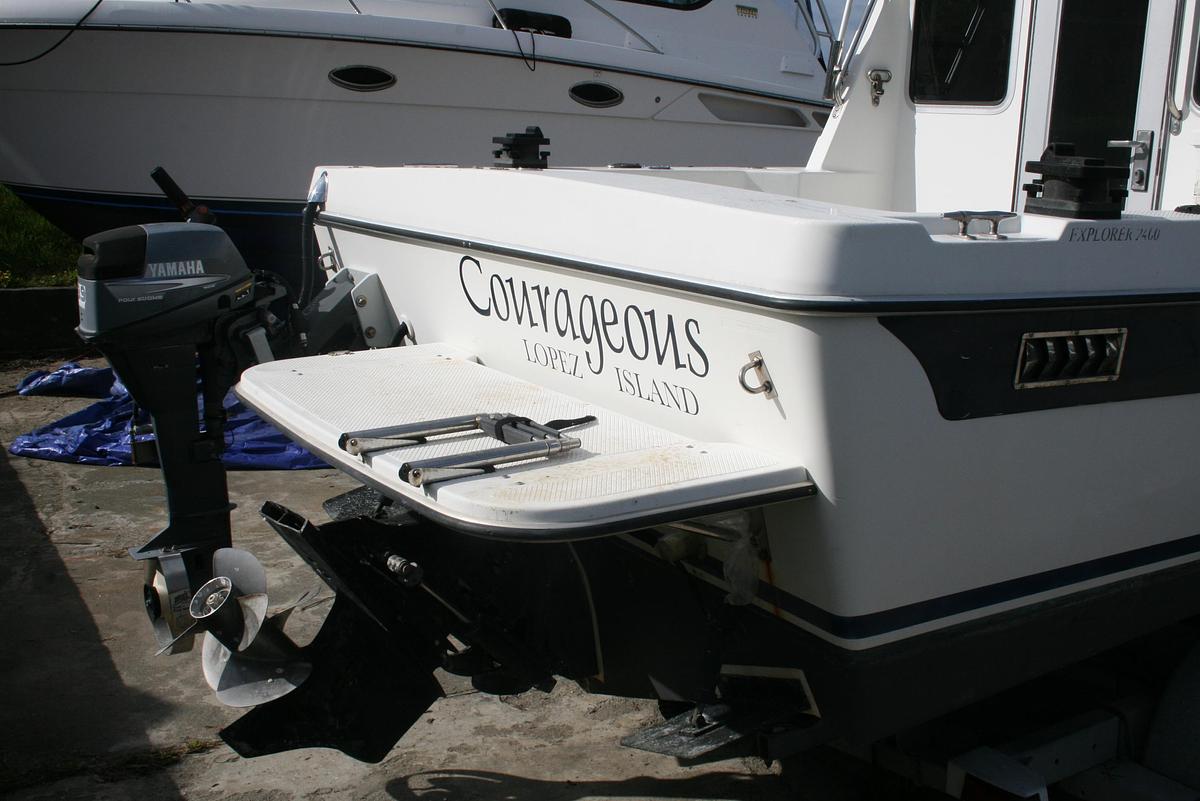 Used 2003 SeaSport 2400 Explorer
