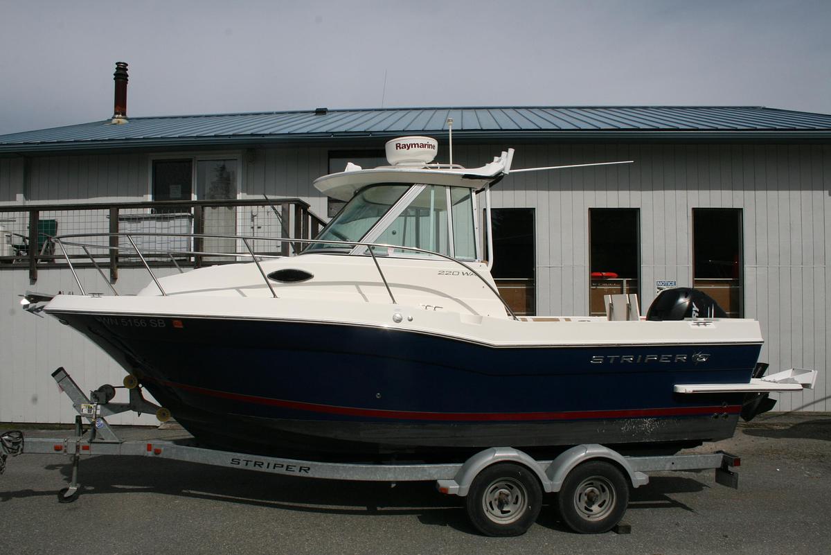Used 2014 Seaswirl Striper 220 WA