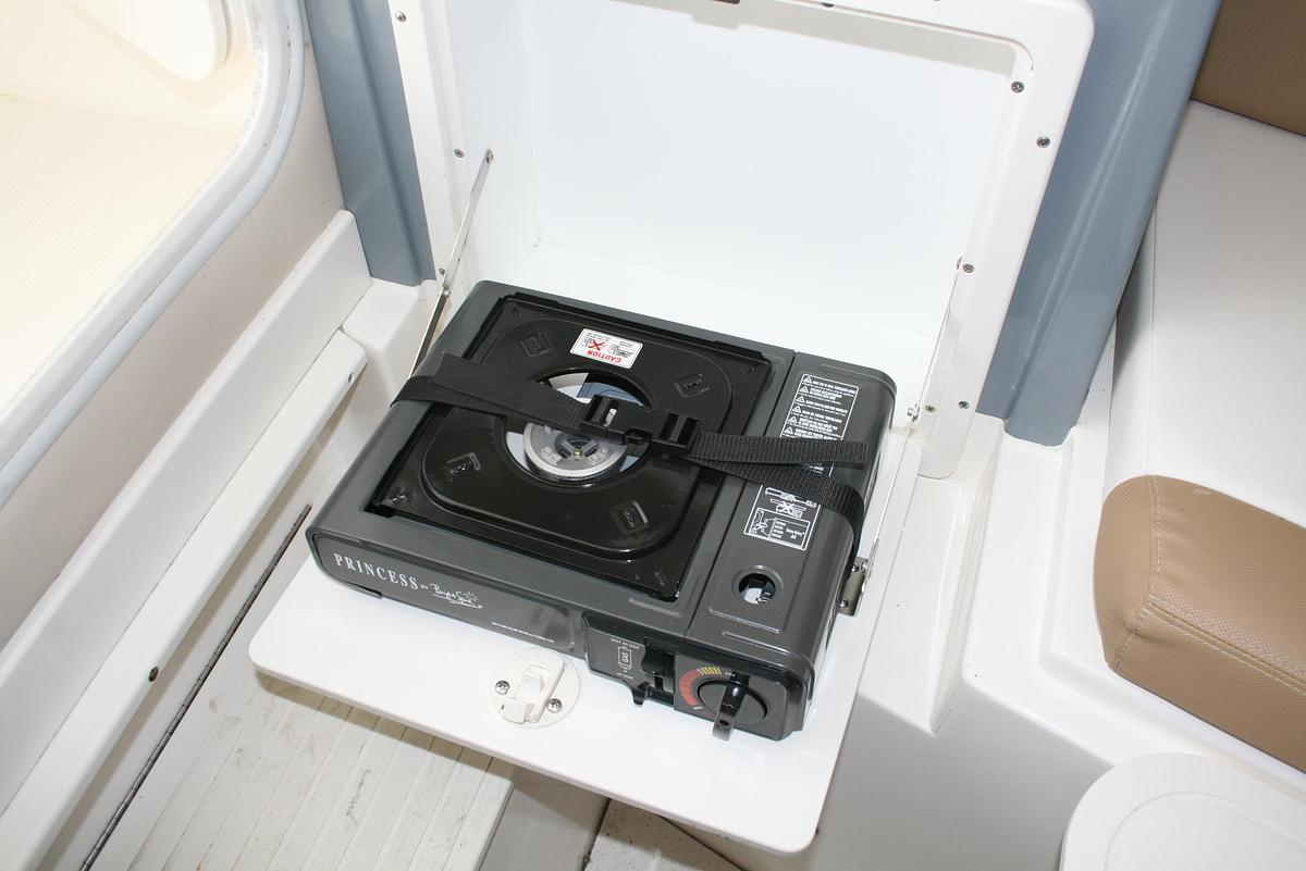 Used 2014 Seaswirl Striper 220 WA