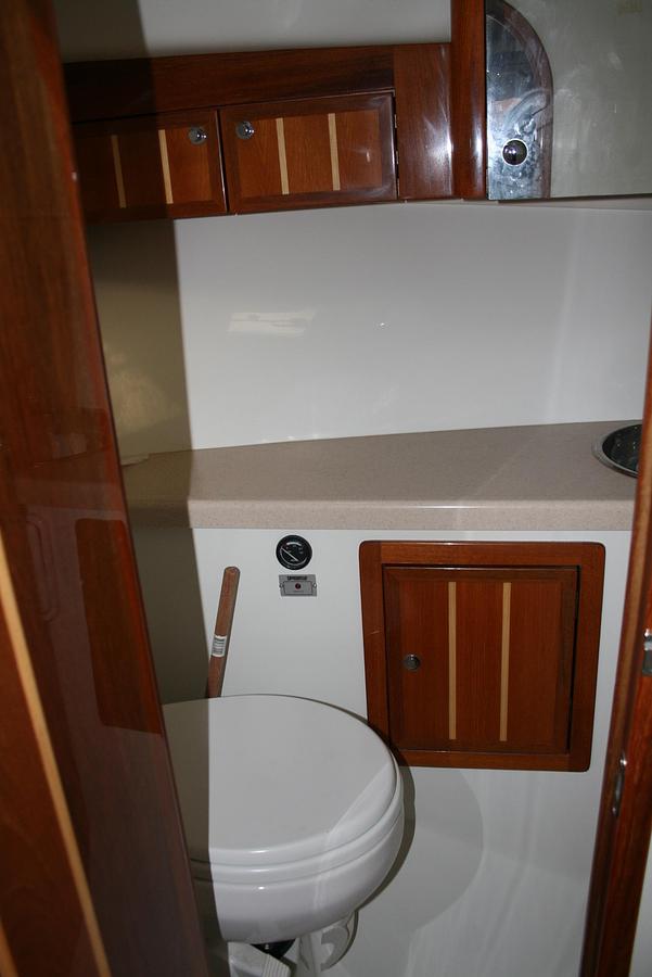 Used 2005 Ocean Sport Roamer 30 #19