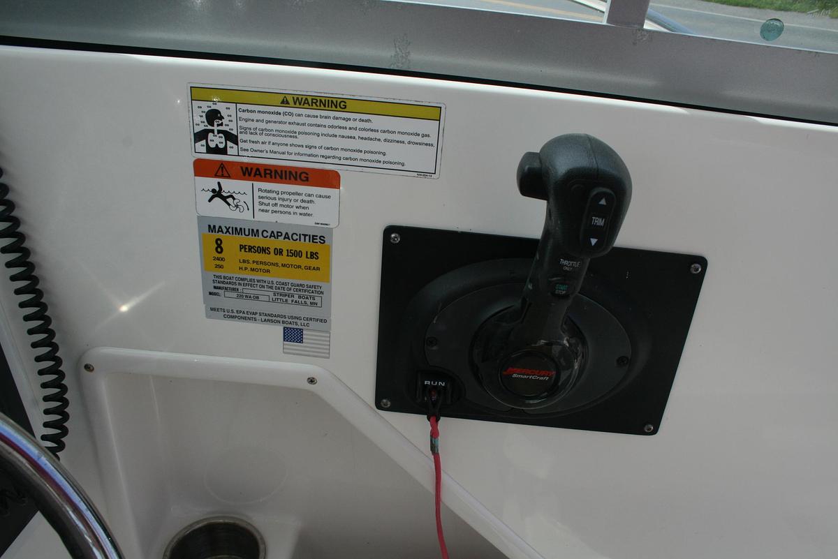 Used 2014 Seaswirl Striper 220 WA