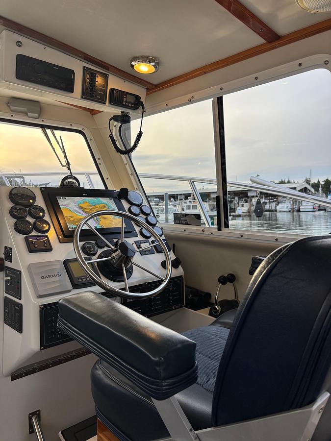 Used 2005 Ocean Sport Roamer 30 #12