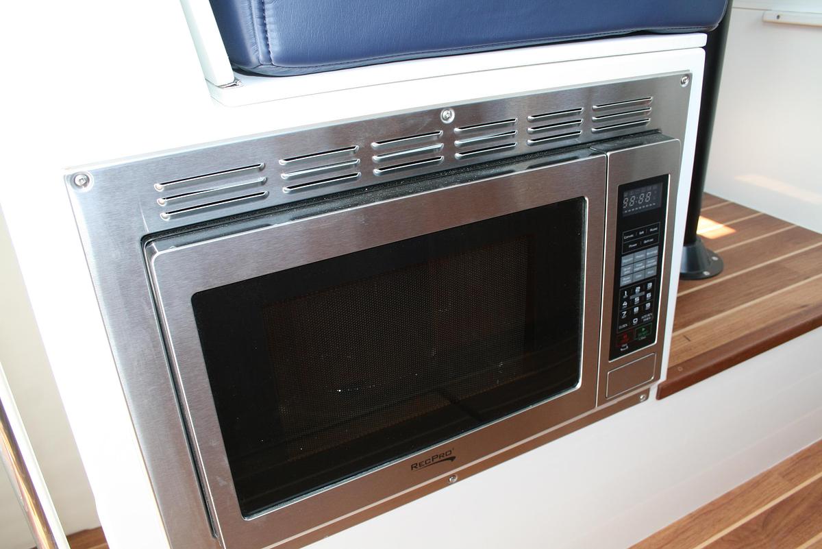 Used 2027 Ocean Sport Roamer 30 #141