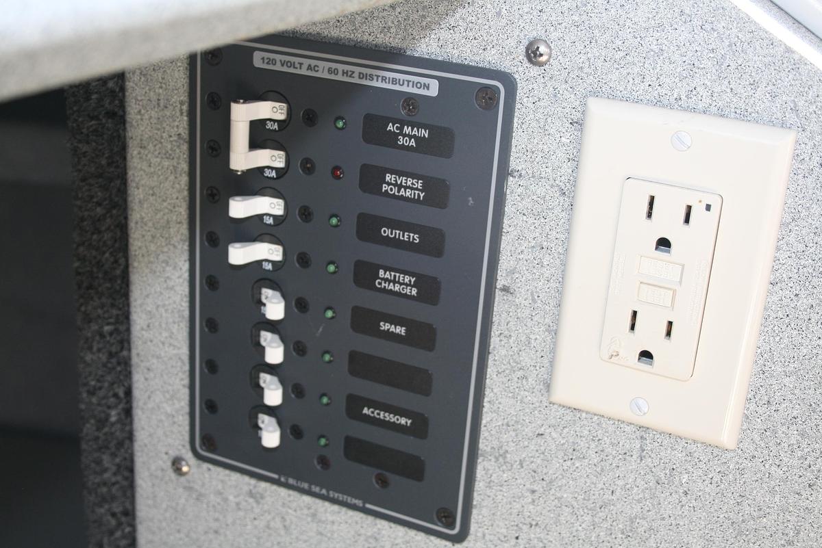 Used 2007 Harbercraft 2425 Pilot House