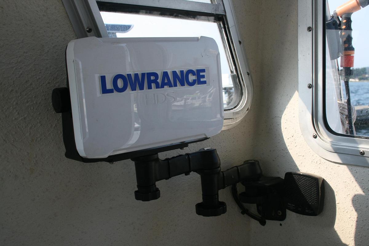 Used 2001 SeaSport 2400 Explorer