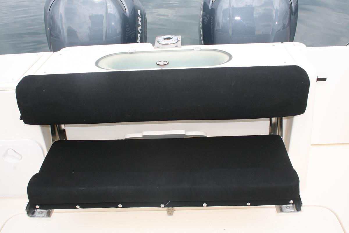 Used 2005 Pursuit 3370 Offshore