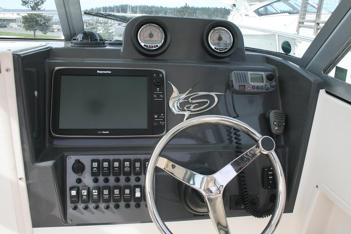 Used 2014 Seaswirl Striper 220 WA