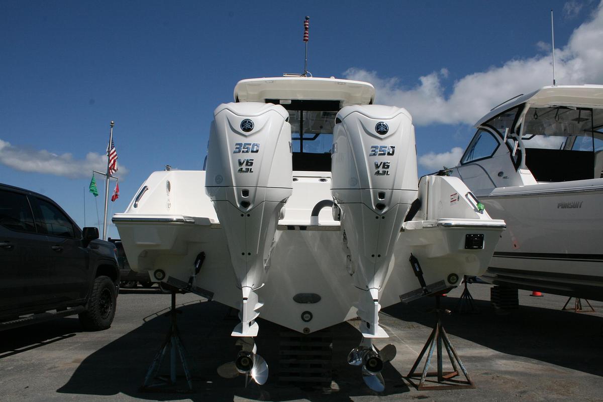 2025 Pursuit OS 325 Offshore