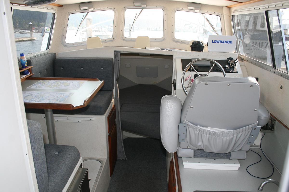 Used 2001 SeaSport 2400 Explorer