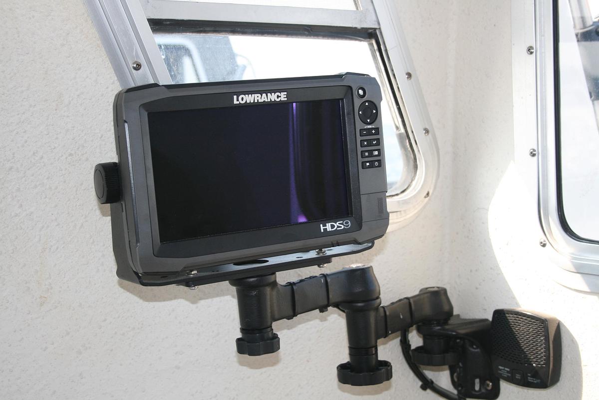 Used 2001 SeaSport 2400 Explorer