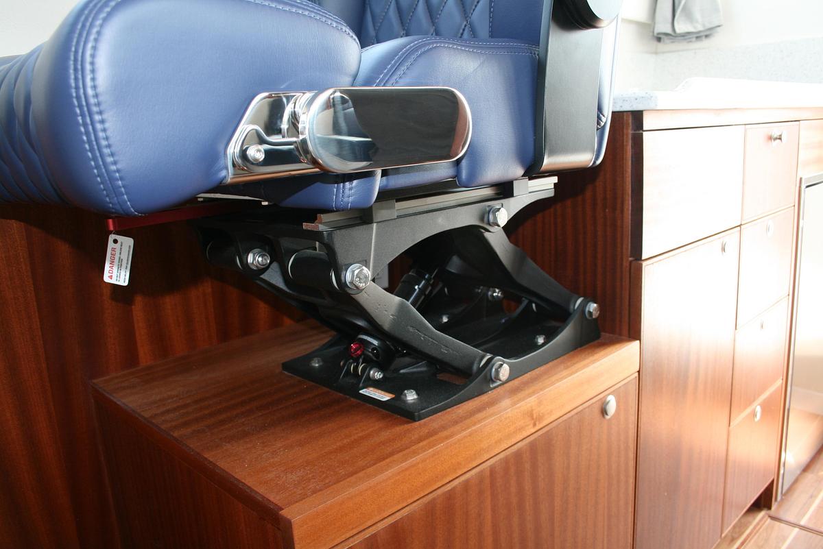 Used 2027 Ocean Sport Roamer 30 #141