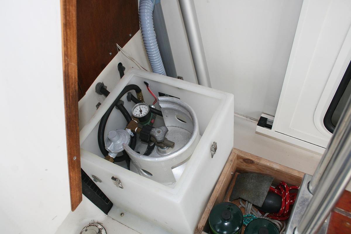Used 1989 Silverton 34 C