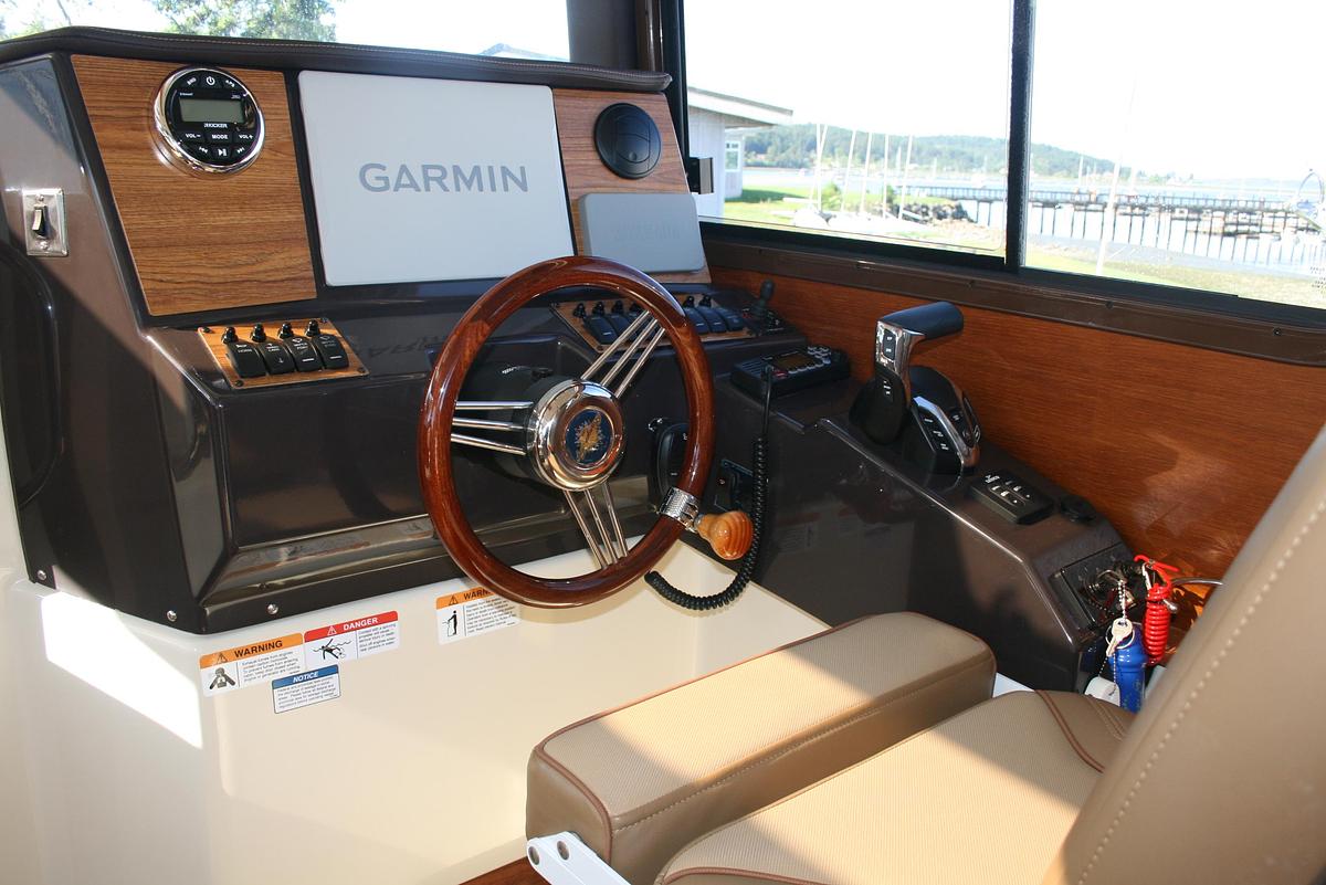Used 2024 Ranger Tugs R-25