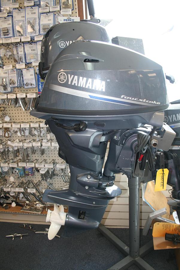 Used Yamaha F25SWC