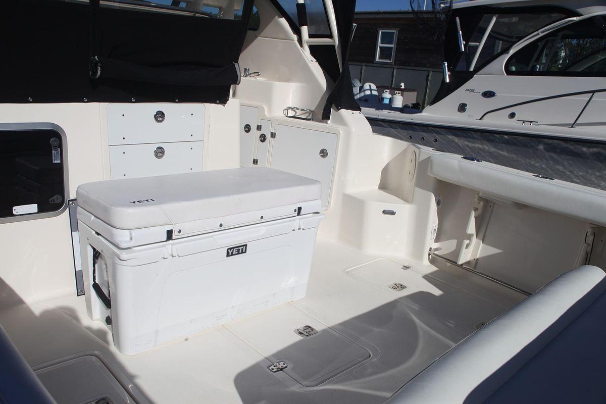 Used 2014 Pursuit OS 315 OFFSHORE