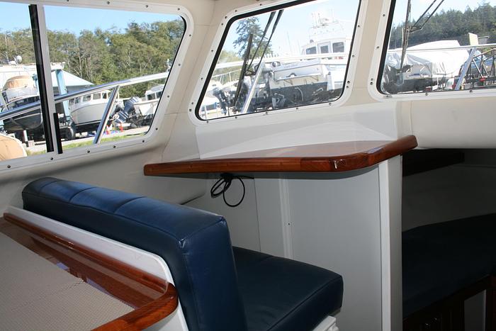 Used 2005 Ocean Sport Roamer 30' #9