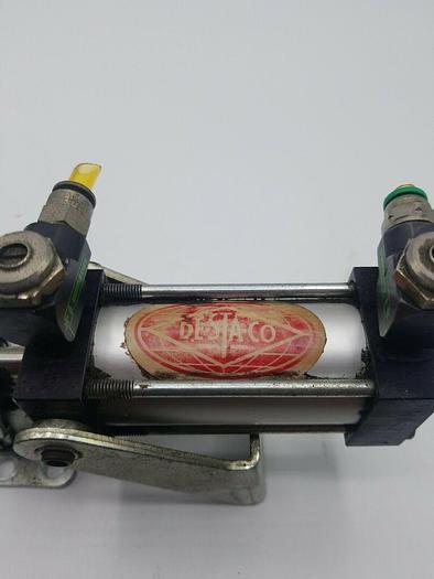Used DESTACO 807250MR PNEUMATIC CLAMP CYLINDER