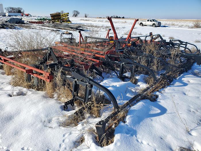 Used 2011 28' Case IH TigerMate 200 Field Cultivator