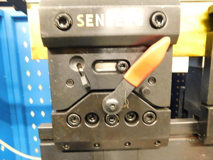 BDE13032–CNC PRESS BRAKE