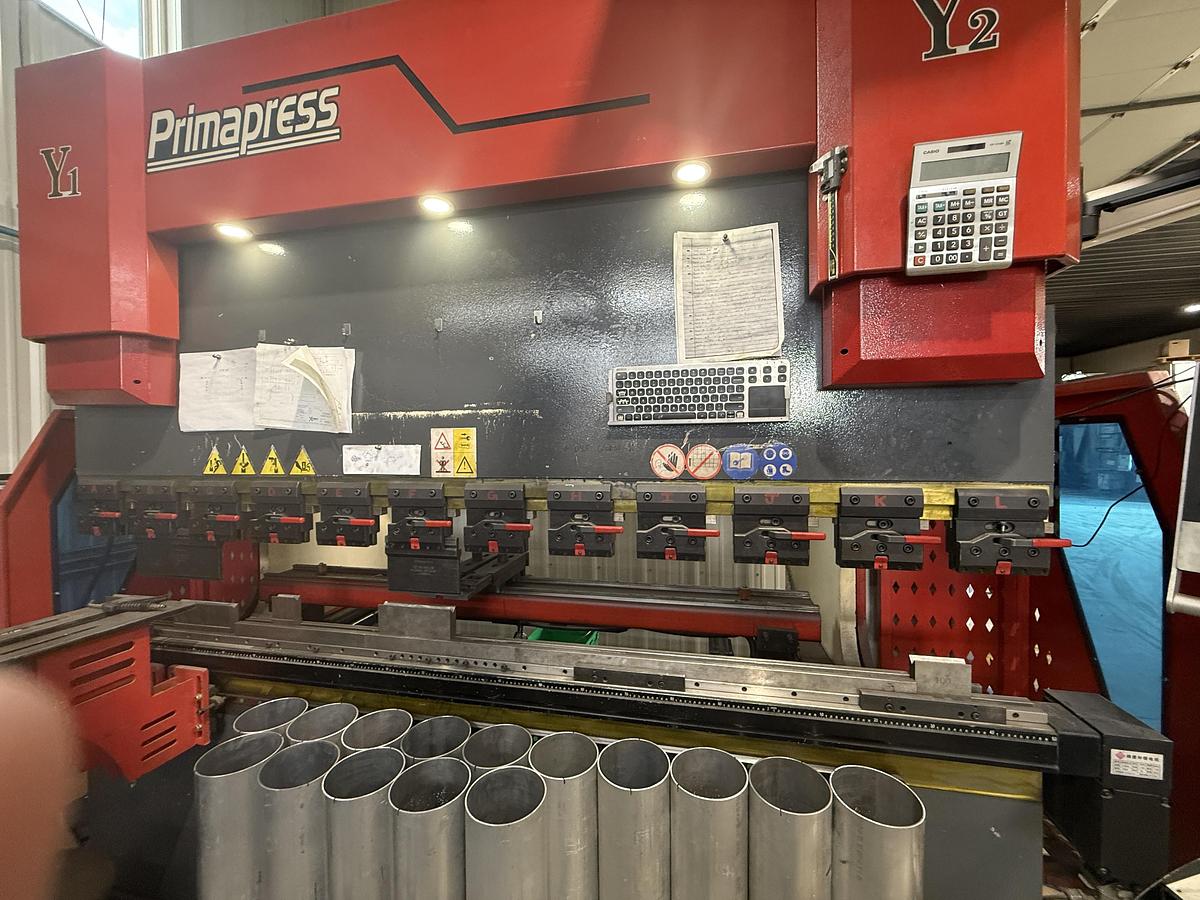 Used Nanjing Prima CNC Machinery 63 Ton Capacity, 2500mm Bed