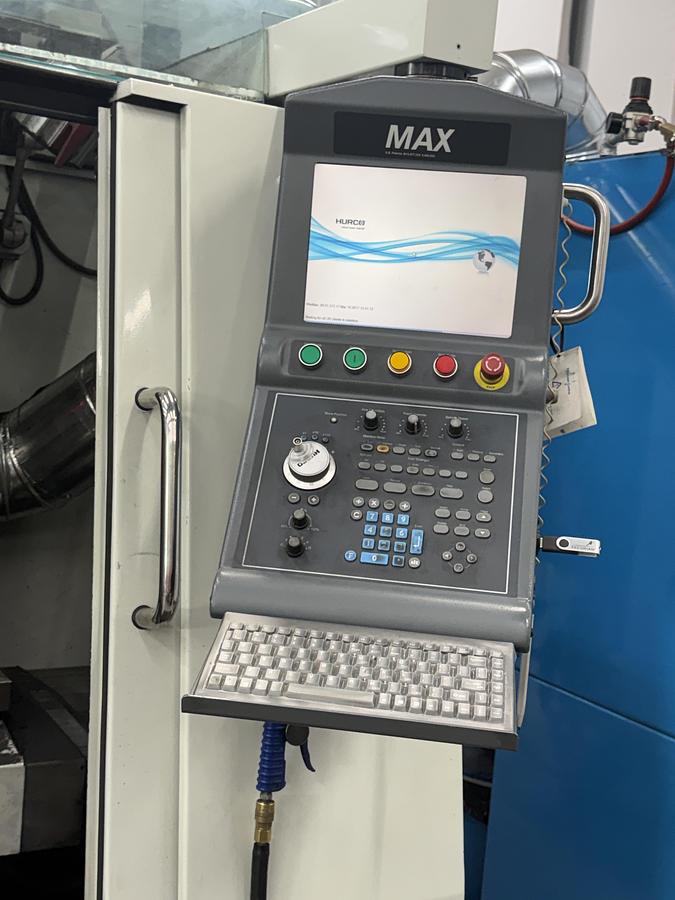 Used Hurco VM10G Vertical Machining Center