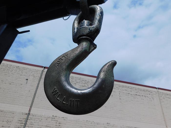 Used Lowry L220XD 22,000Lbs with Hydraulic Rigging Boom