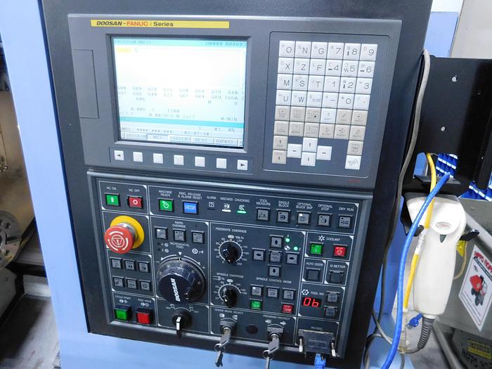 Used Doosan Lynx 220LC CNC Turning Center Fanuc