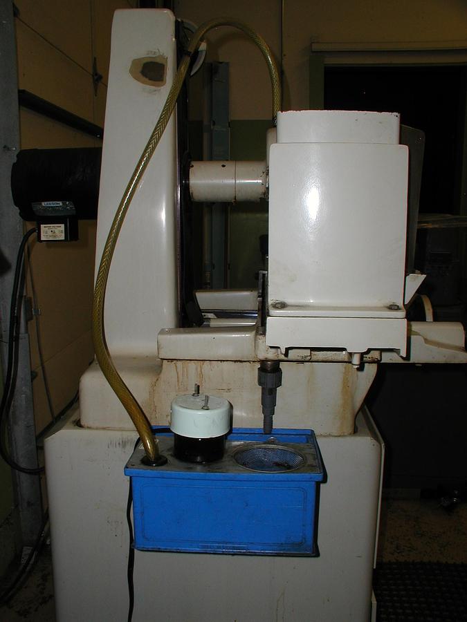Used Harig 618 Hand Feed Surface Grinder