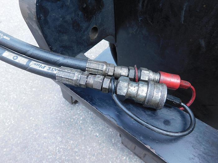 Used Lowry L220XD 22,000Lbs with Hydraulic Rigging Boom