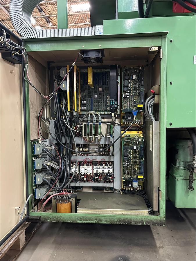 Used FANUC ARC Mate 120iB Welder with Lincoln weld package