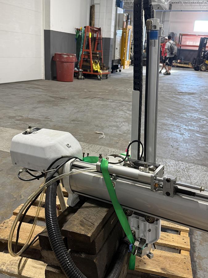 Used HY Robotics Take Out Robot (TOP IV-XC550), 2017
