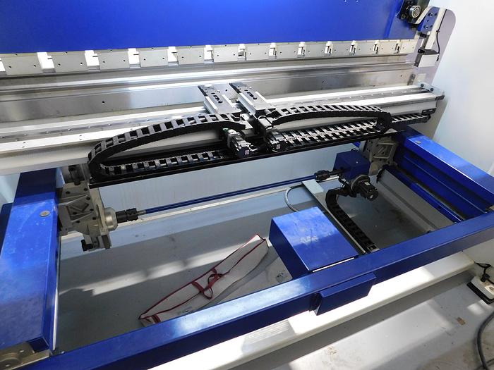 Used Wysong 122" X 110-TON Press Brake