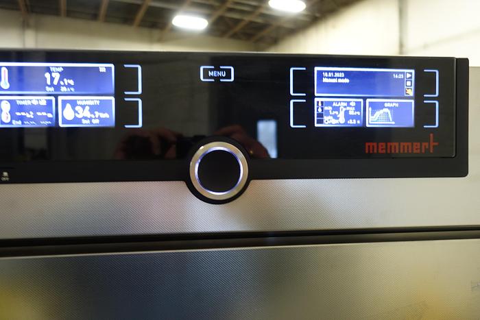 Used MEMMERT HPP400 Environmental Chamber