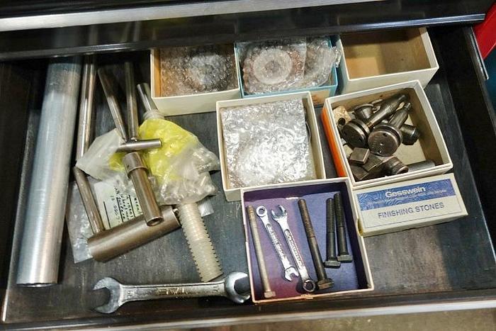 Used Cincinnati Monoset Tool and Cutter Grinder Including Tooling