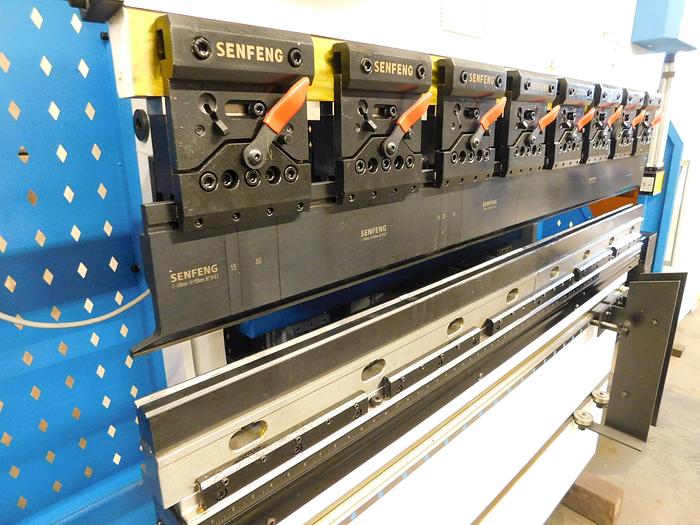 BDE13032–CNC PRESS BRAKE