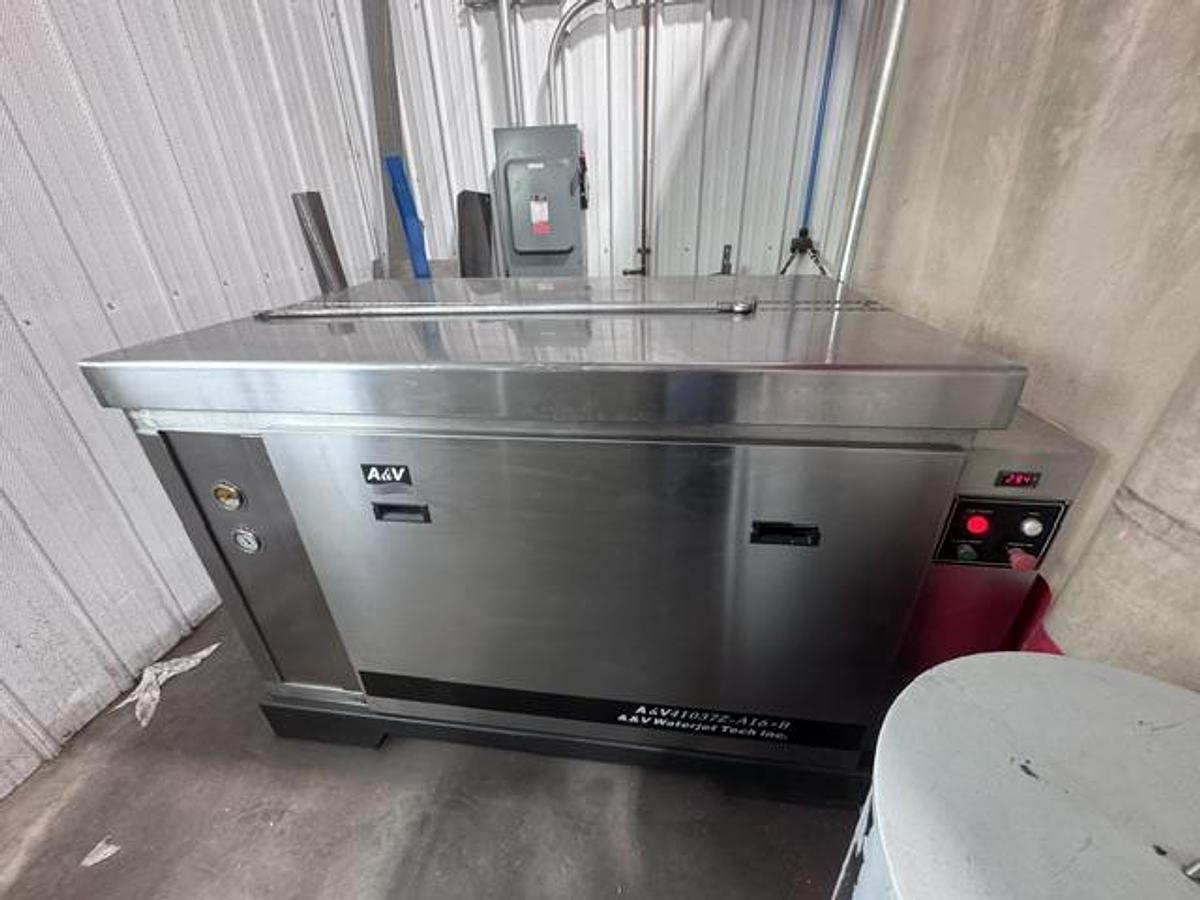Used A&V Waterjet 6' x 12' Table
