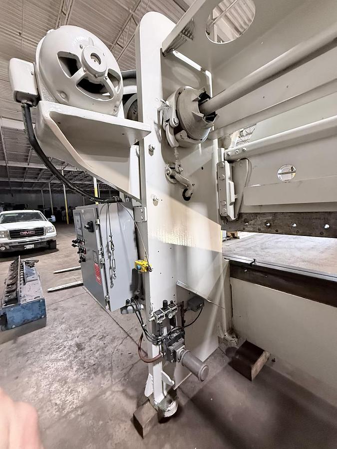 Used Cincinnati 90-10 Press Brake