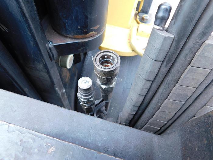 Used Lowry L220XD 22,000Lbs with Hydraulic Rigging Boom